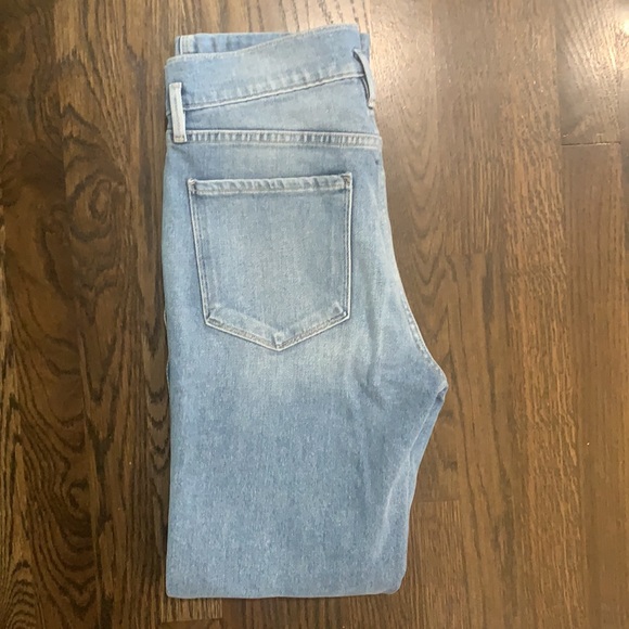 Frame straight leg, light wash jeans. Mid-rise. - Picture 3 of 6